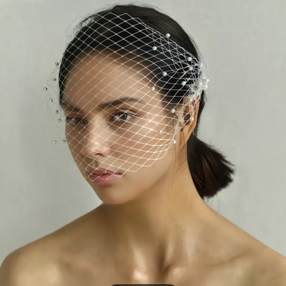 Elegant White Veil with Pearls